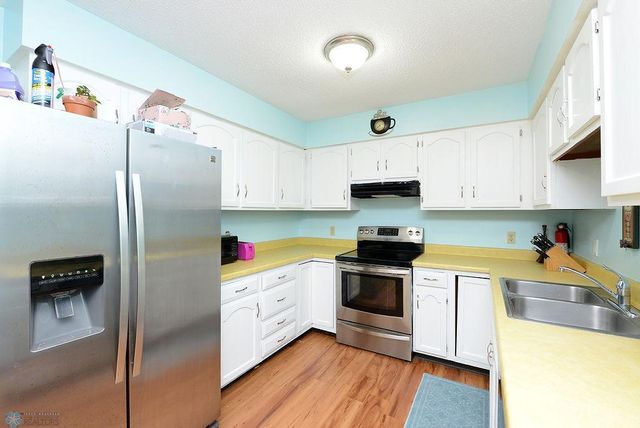 828 10th Avenue E, West Fargo, ND 58078
