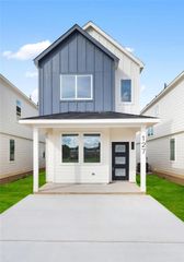 127 S Virginia Street, La Porte, TX 77571