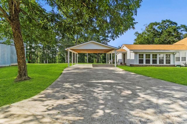1699 Old Woodville Road, Livingston, TX 77351