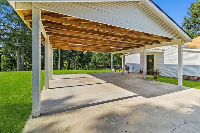 1699 Old Woodville Road, Livingston, TX 77351