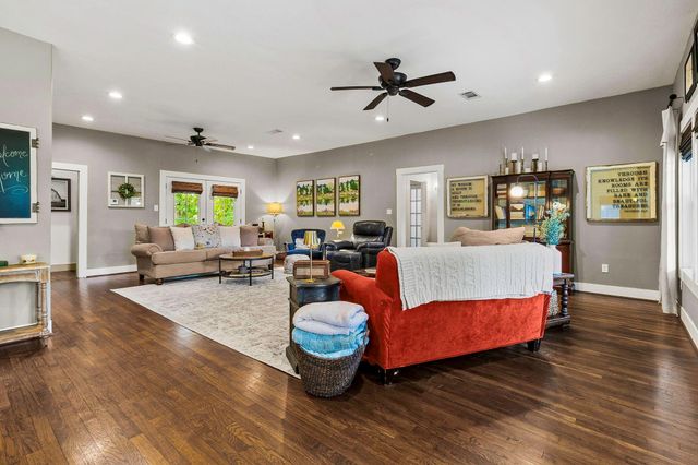 1699 Old Woodville Road, Livingston, TX 77351
