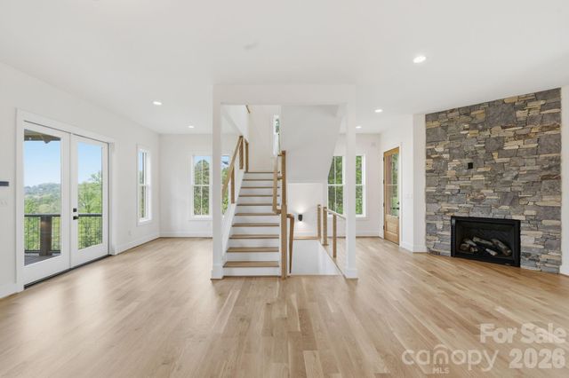 244 Westridge Farm Road, Asheville, NC 28804