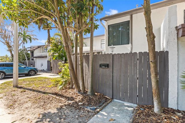 6502 SW 114th Ave, Miami, FL 33173