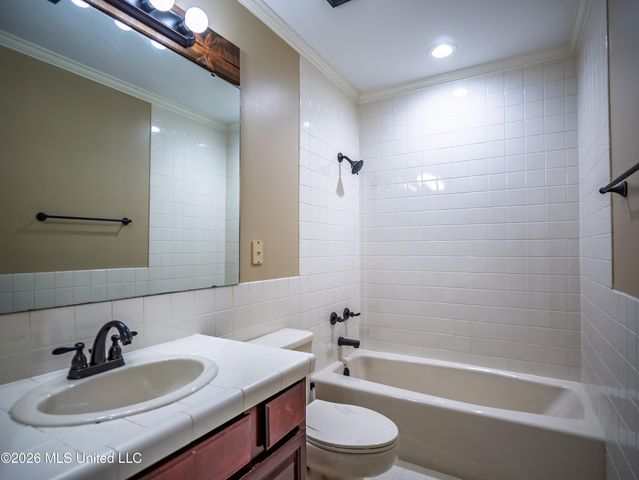 642 Deer Run, Batesville, MS 38606