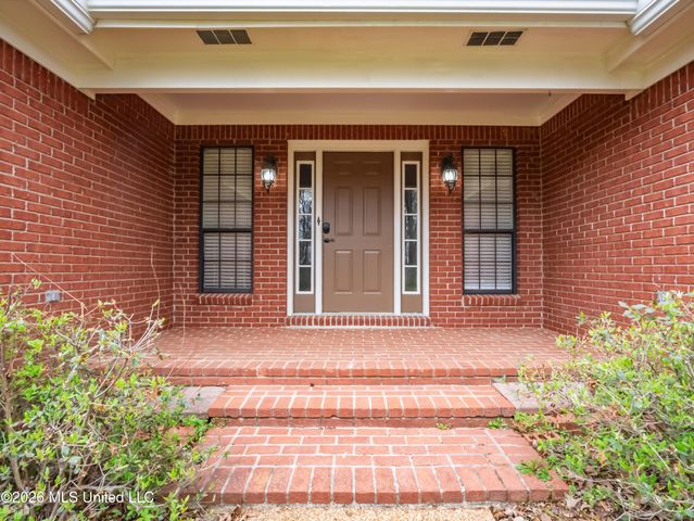 642 Deer Run, Batesville, MS 38606