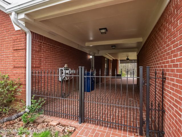 642 Deer Run, Batesville, MS 38606