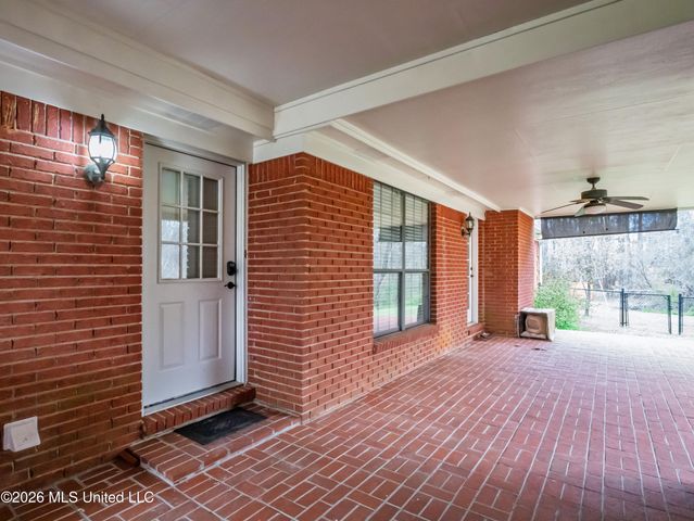 642 Deer Run, Batesville, MS 38606