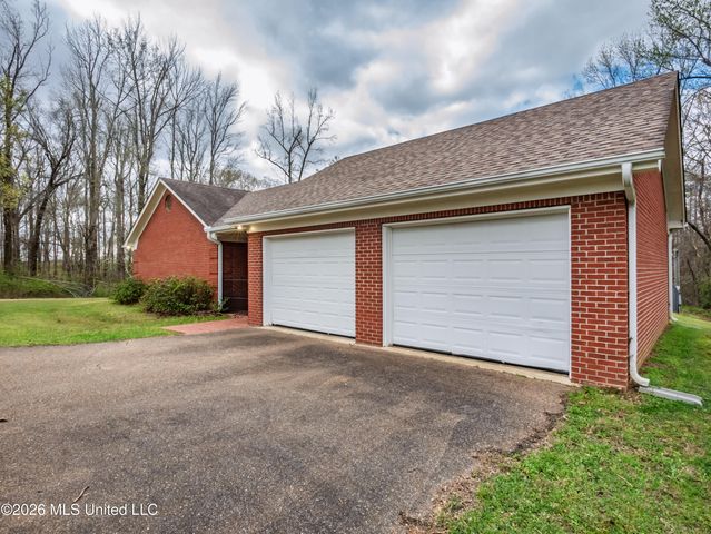 642 Deer Run, Batesville, MS 38606