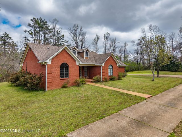 642 Deer Run, Batesville, MS 38606