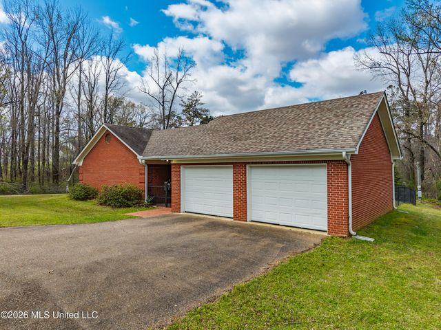 642 Deer Run, Batesville, MS 38606
