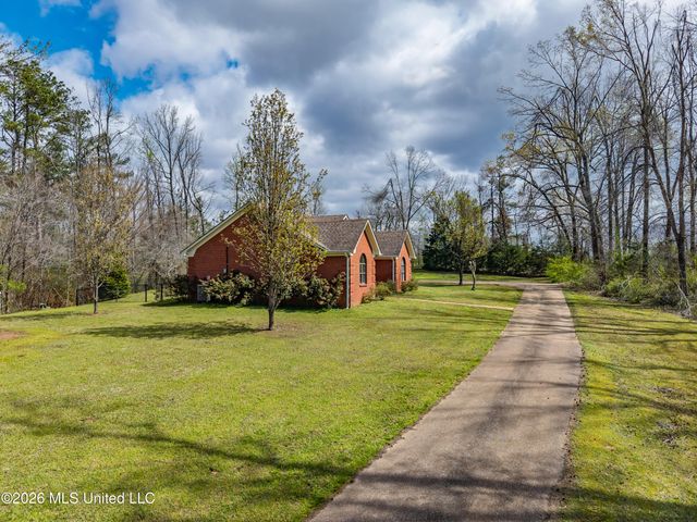 642 Deer Run, Batesville, MS 38606