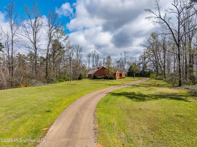 642 Deer Run, Batesville, MS 38606