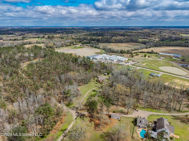 642 Deer Run, Batesville, MS 38606