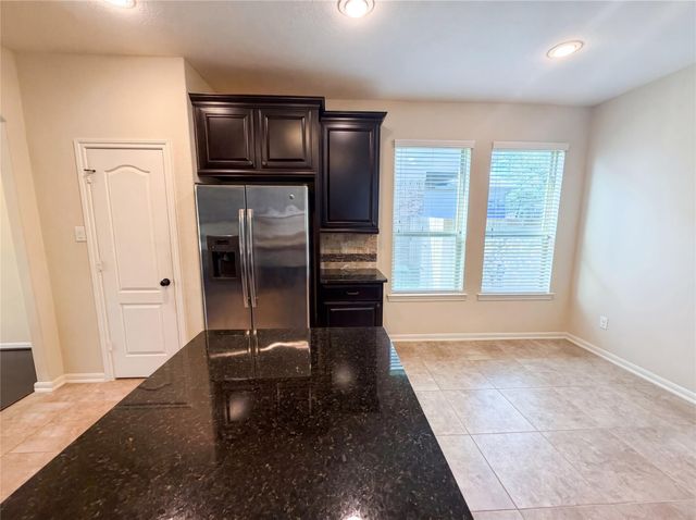 6523 Hunters Creek Lane, Baytown, TX 77521