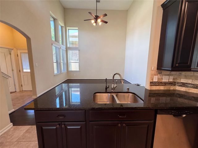 6523 Hunters Creek Lane, Baytown, TX 77521