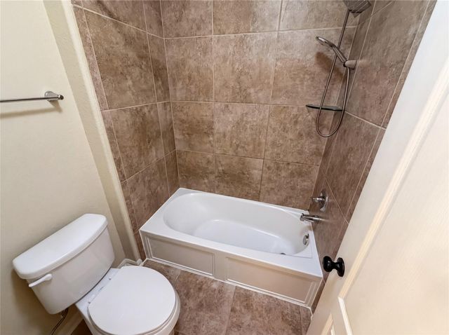 6523 Hunters Creek Lane, Baytown, TX 77521