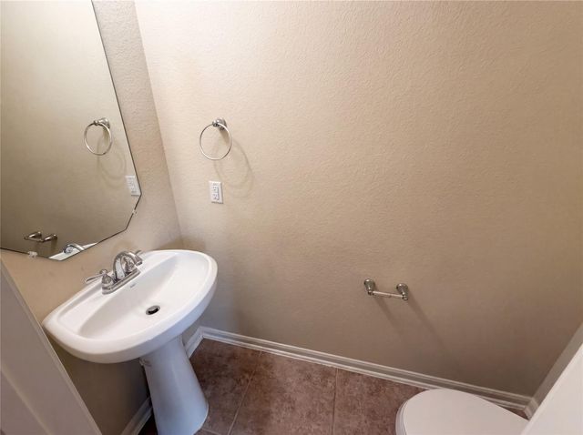 6523 Hunters Creek Lane, Baytown, TX 77521