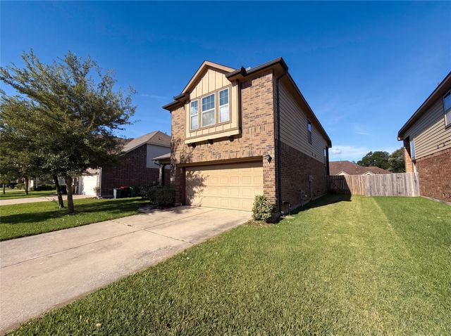 6523 Hunters Creek Lane, Baytown, TX 77521