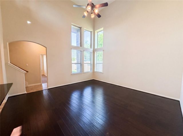 6523 Hunters Creek Lane, Baytown, TX 77521