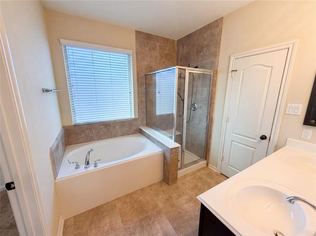 6523 Hunters Creek Lane, Baytown, TX 77521
