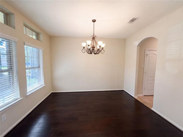 6523 Hunters Creek Lane, Baytown, TX 77521
