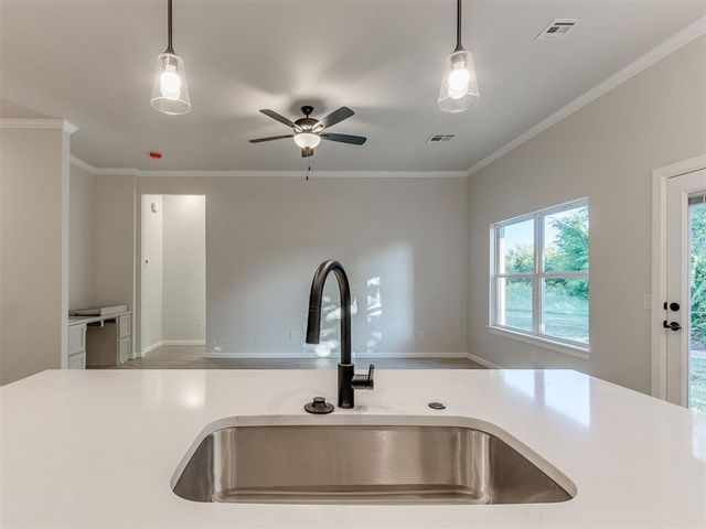 1500 Stirrup Way, Yukon, OK 73099