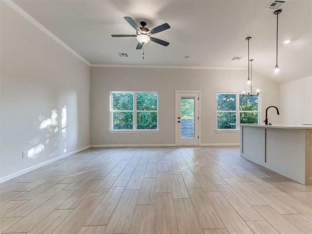 1500 Stirrup Way, Yukon, OK 73099