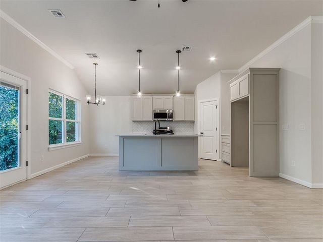 1500 Stirrup Way, Yukon, OK 73099