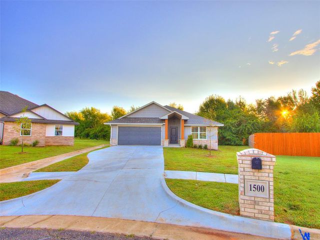 1500 Stirrup Way, Yukon, OK 73099