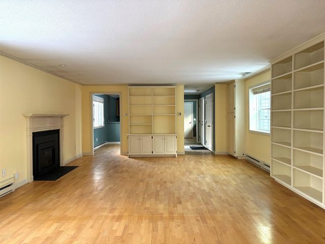 143 Hilltop Place, New London, NH 03257