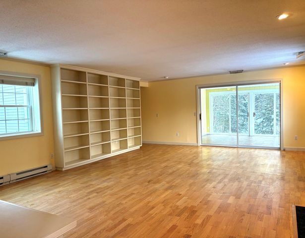 143 Hilltop Place, New London, NH 03257