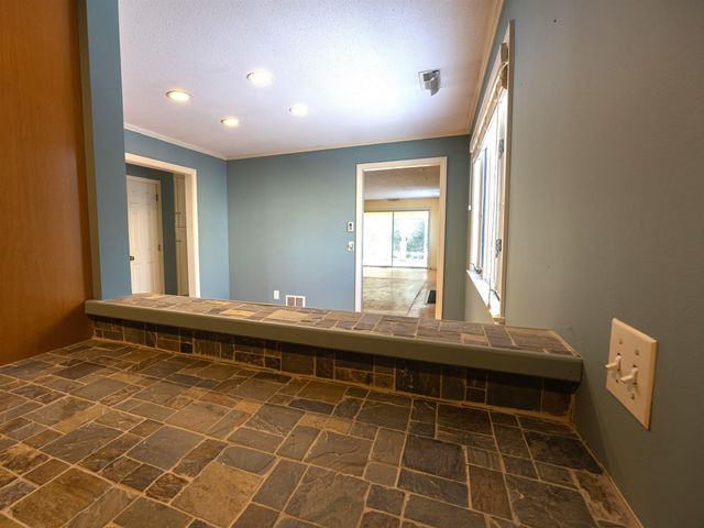 143 Hilltop Place, New London, NH 03257