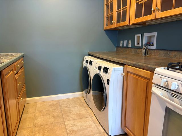 143 Hilltop Place, New London, NH 03257