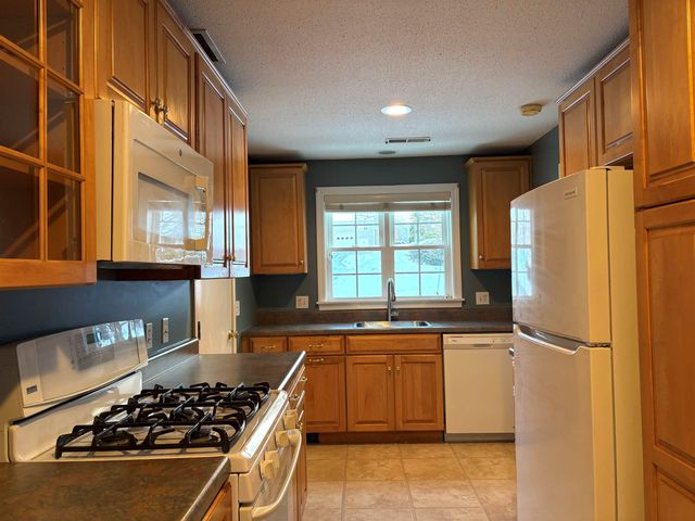 143 Hilltop Place, New London, NH 03257