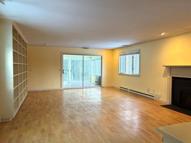 143 Hilltop Place, New London, NH 03257