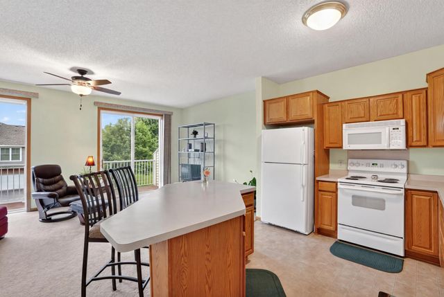 20016 Heritage Drive, Lakeville, MN 55044