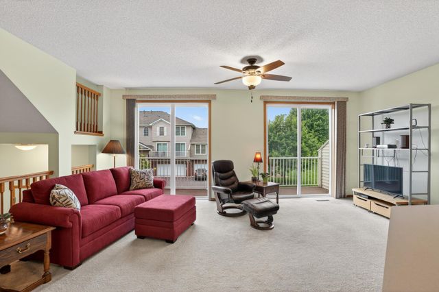 20016 Heritage Drive, Lakeville, MN 55044