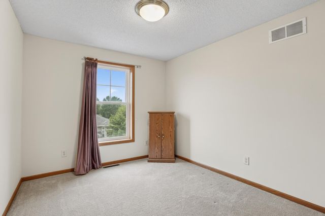 20016 Heritage Drive, Lakeville, MN 55044