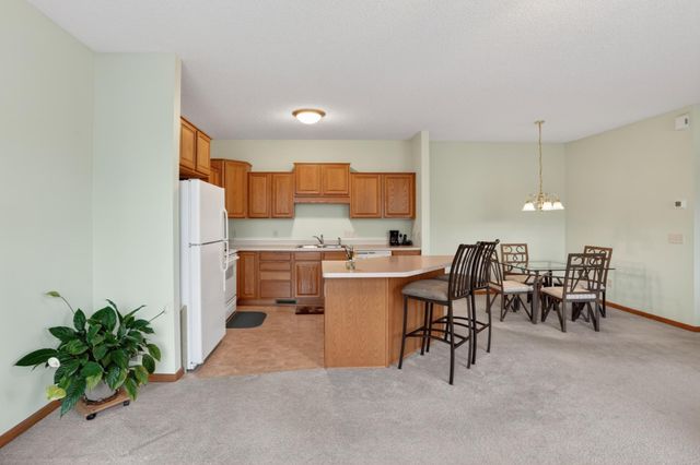 20016 Heritage Drive, Lakeville, MN 55044