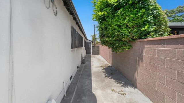 11610 Chanera, Hawthorne, CA 90250