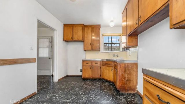 11610 Chanera, Hawthorne, CA 90250
