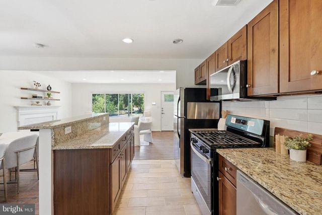 2500 RAMBLEWOOD DR, District Heights, MD 20747