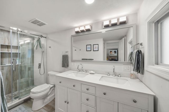 528 E 3rd St A, Boston, MA 02127