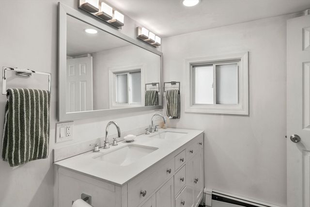 528 E 3rd St A, Boston, MA 02127