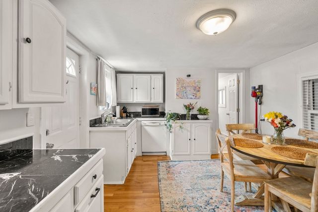 528 E 3rd St A, Boston, MA 02127