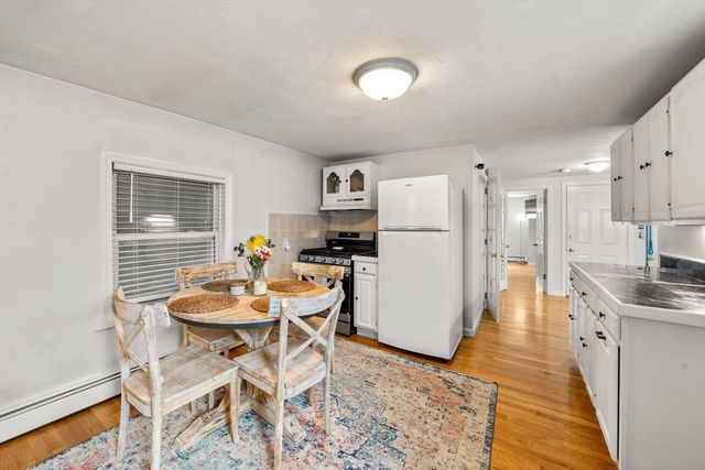 528 E 3rd St A, Boston, MA 02127
