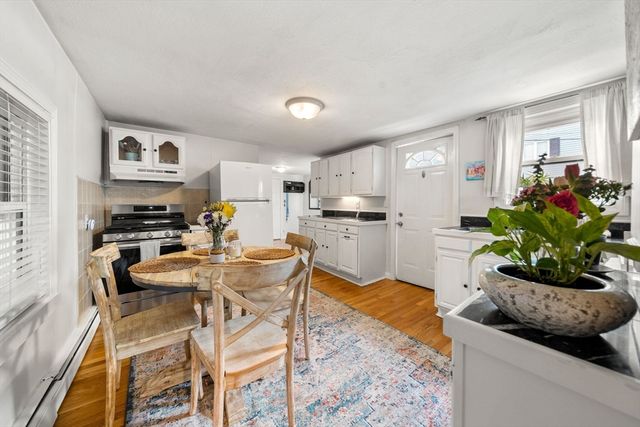 528 E 3rd St A, Boston, MA 02127