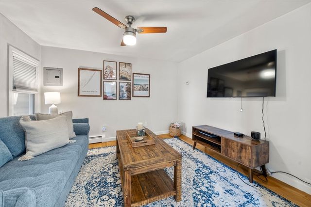 528 E 3rd St A, Boston, MA 02127