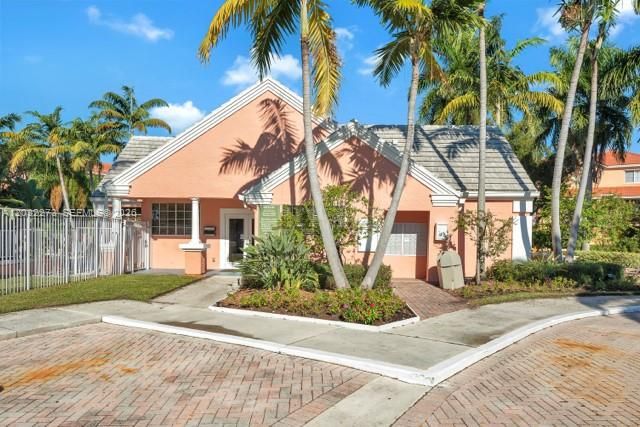 1011 Crystal Way C C, Delray Beach, FL 33444