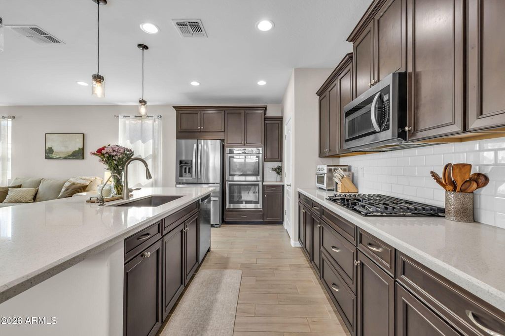 2914 E SUNLAND Avenue, Phoenix, AZ 85040 — photo 5